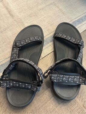 Men’s Teva Sandals NWOT Size 11